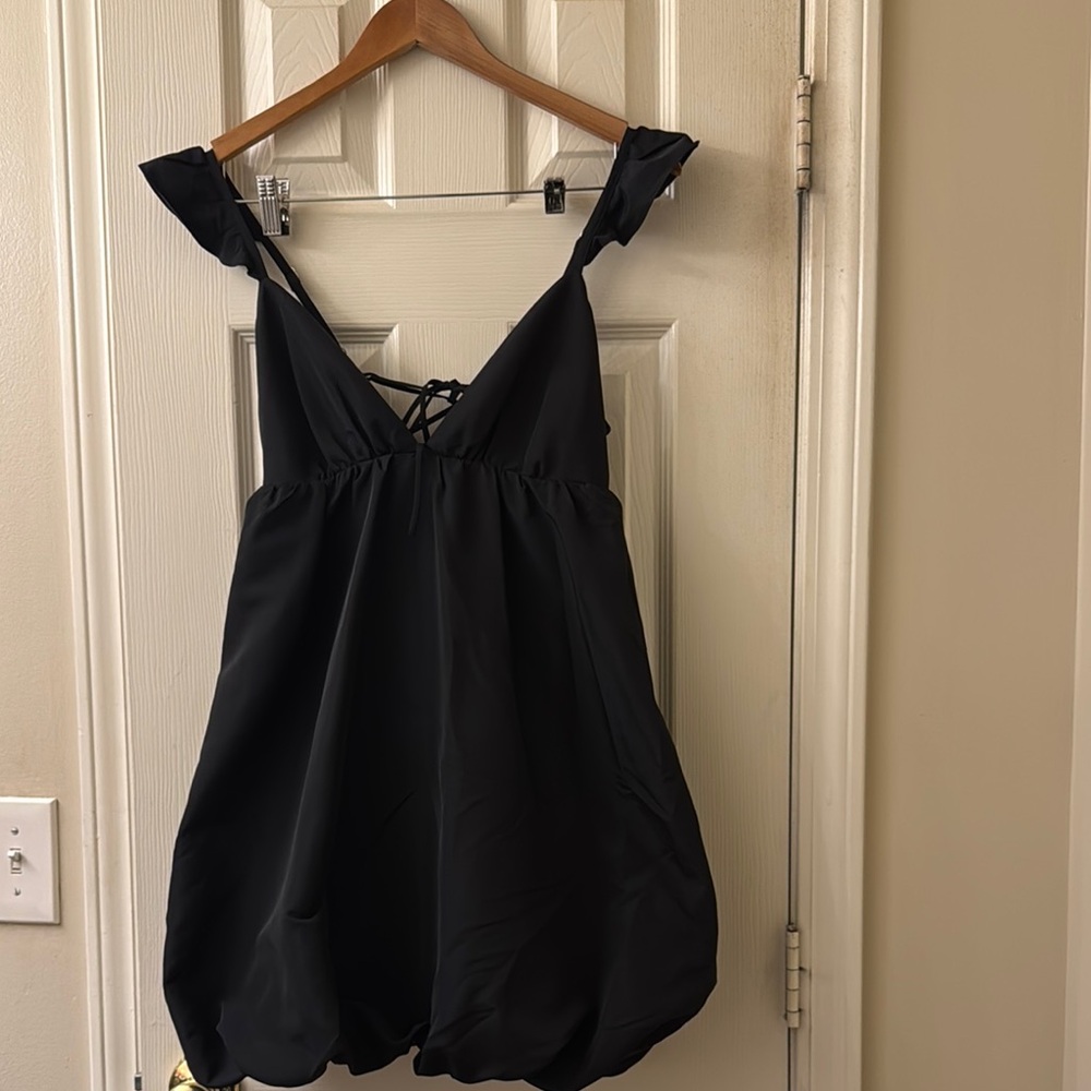 Black Sleeveless balloon Dress with Ruffle Straps NWT